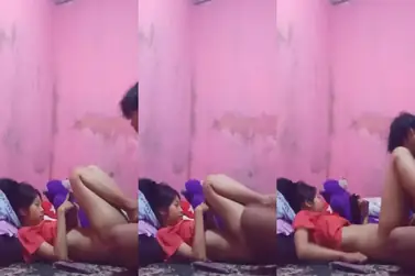 Gadis Siswi Cantik Pasrah Kasur Kakak Tiri poster