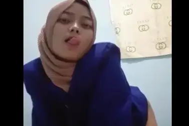 Skandal Elfarina Mahasiswi Jilbab Viral Colmek Bugil poster